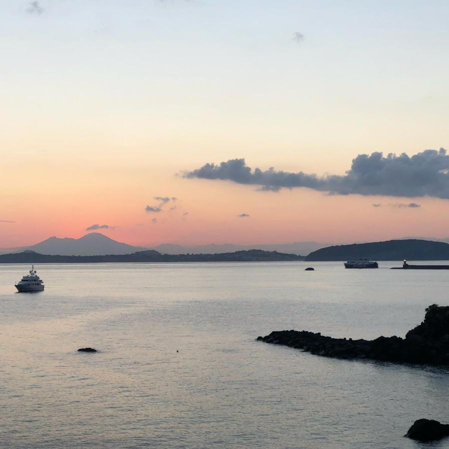 Nelinda Waterfront Accommodation Casamicciola Terme Bagian luar foto