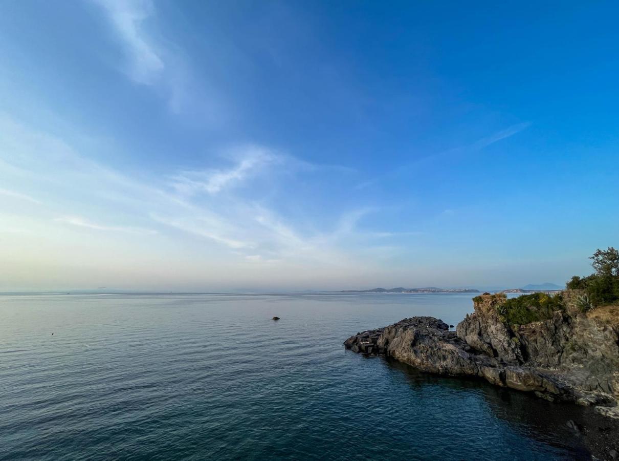 Nelinda Waterfront Accommodation Casamicciola Terme Bagian luar foto