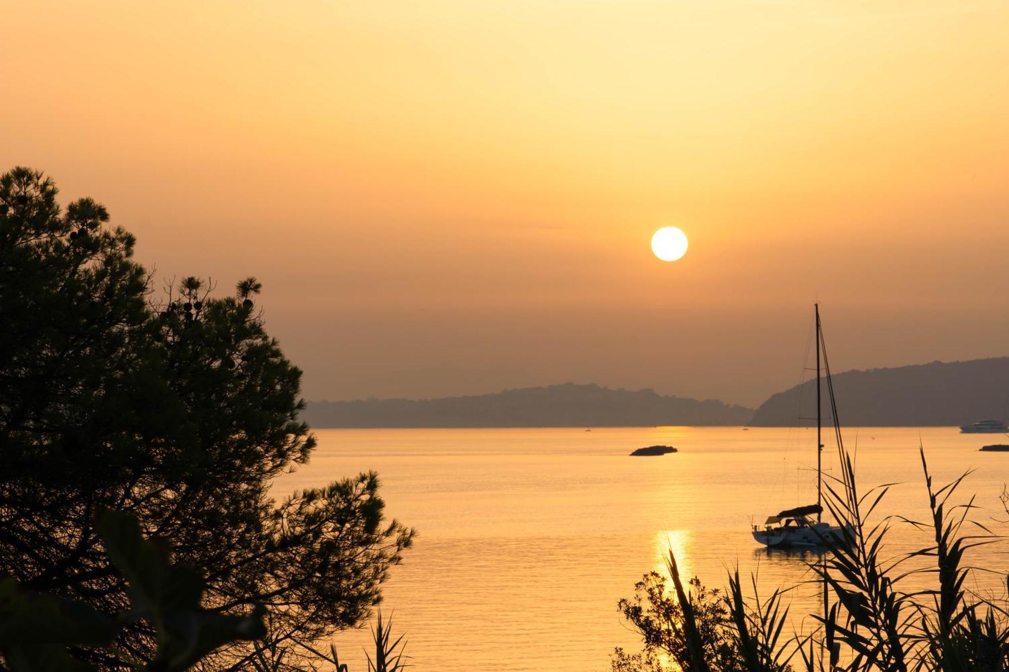 Nelinda Waterfront Accommodation Casamicciola Terme Bagian luar foto