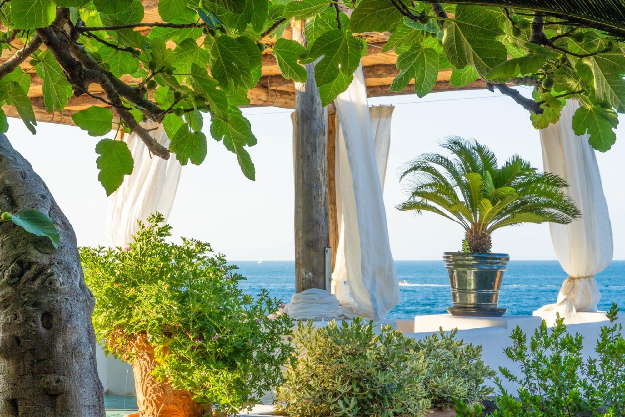 Nelinda Waterfront Accommodation Casamicciola Terme Bagian luar foto