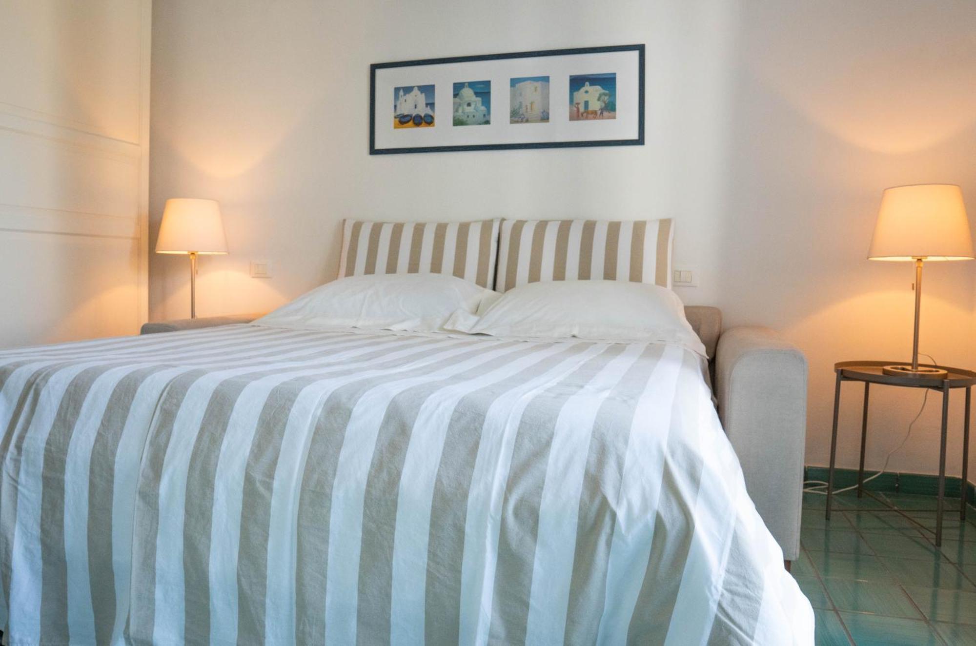 Nelinda Waterfront Accommodation Casamicciola Terme Bagian luar foto